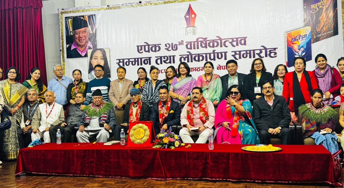 साहित्यकार  ‘मञ्जुल’ र नवोदित स्रष्टा  ‘प्रतिज्ञा’ लाई एपेक नेपालको सम्मान